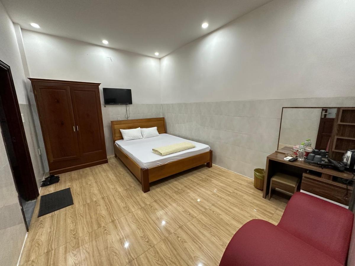 Hoang Linh Hotel Buon Ma Thuot Bagian luar foto
