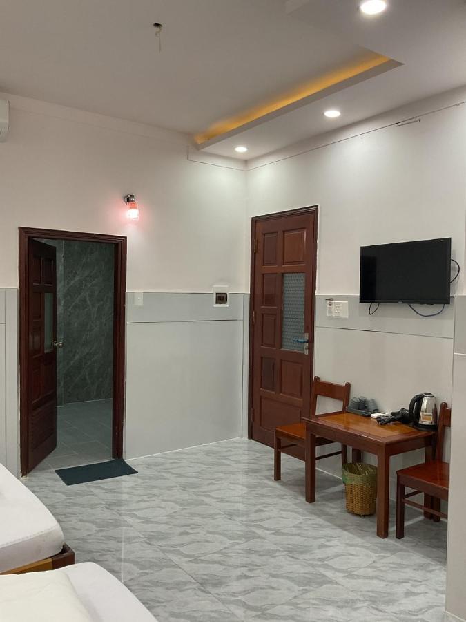 Hoang Linh Hotel Buon Ma Thuot Bagian luar foto