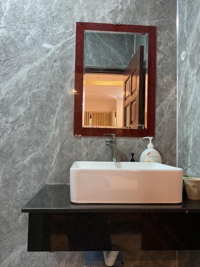 Hoang Linh Hotel Buon Ma Thuot Bagian luar foto